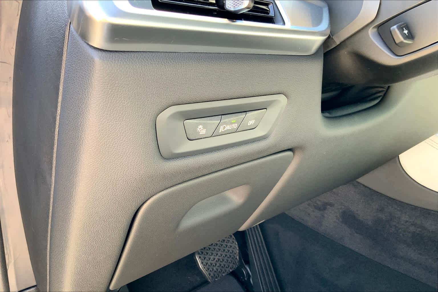 New 2025 Skyscraper Grey Metallic BMW xDrive50e image 19