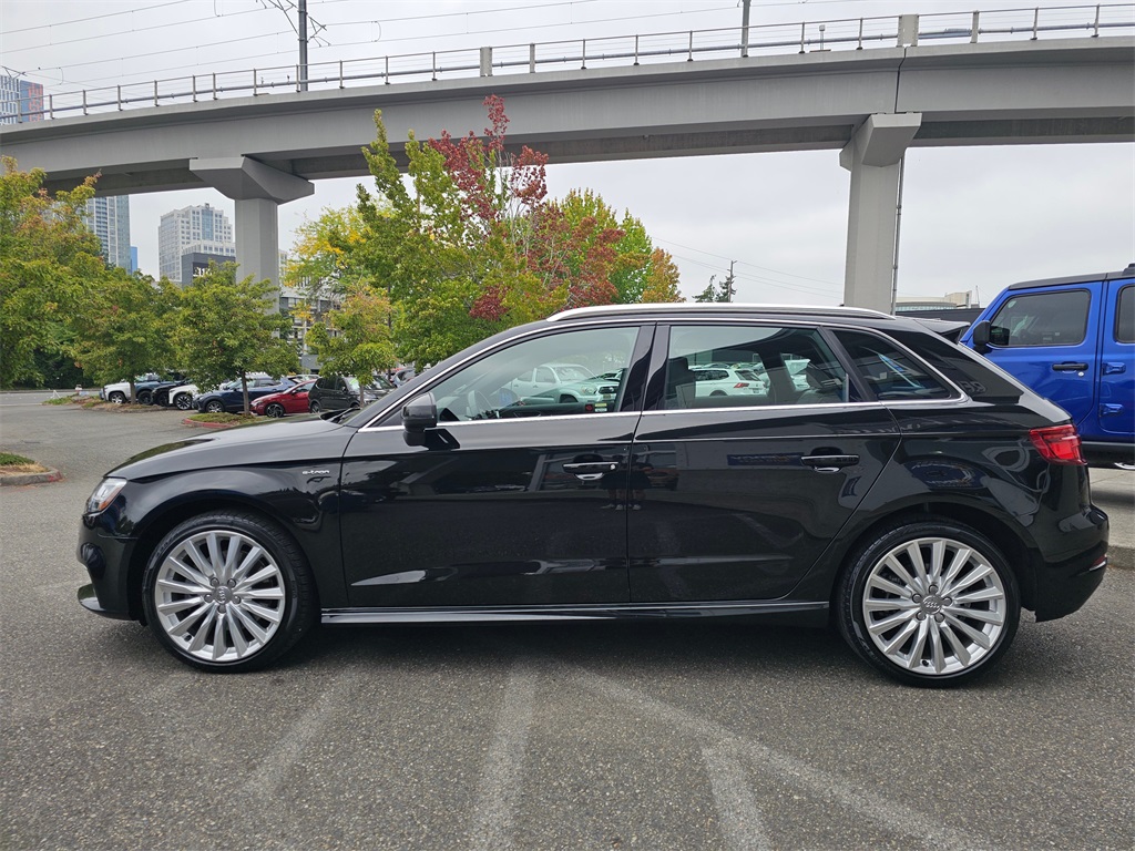 2017 Audi A3 E-tron Premium Plus photo 4