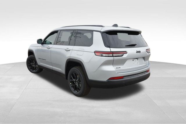2025 Jeep Grand Cherokee Altitude photo 4