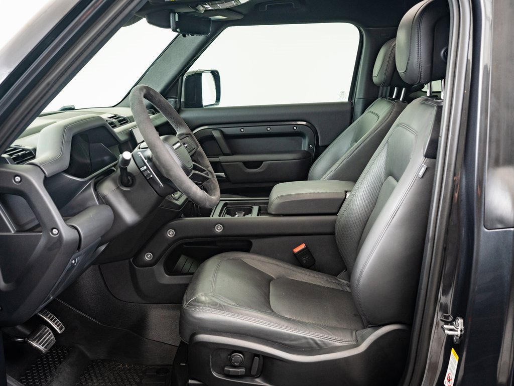 2023 Land Rover Defender 90 V8 photo 19