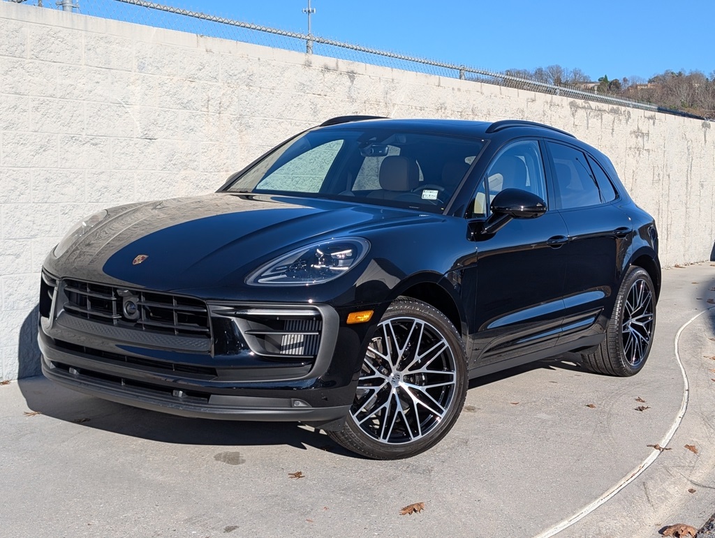 2025 Porsche Macan S's photo