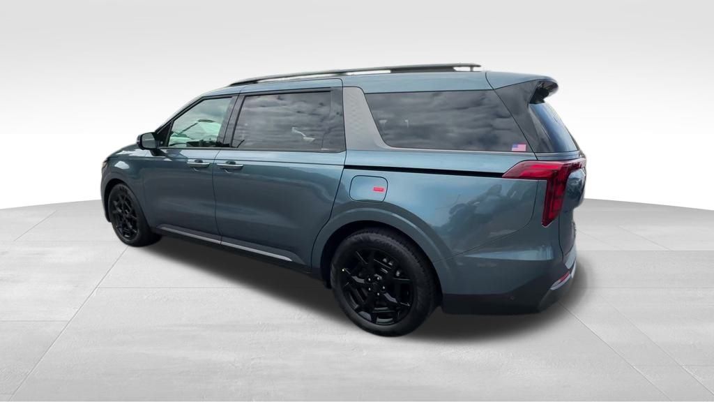 2026 Kia Carnival SX photo 3