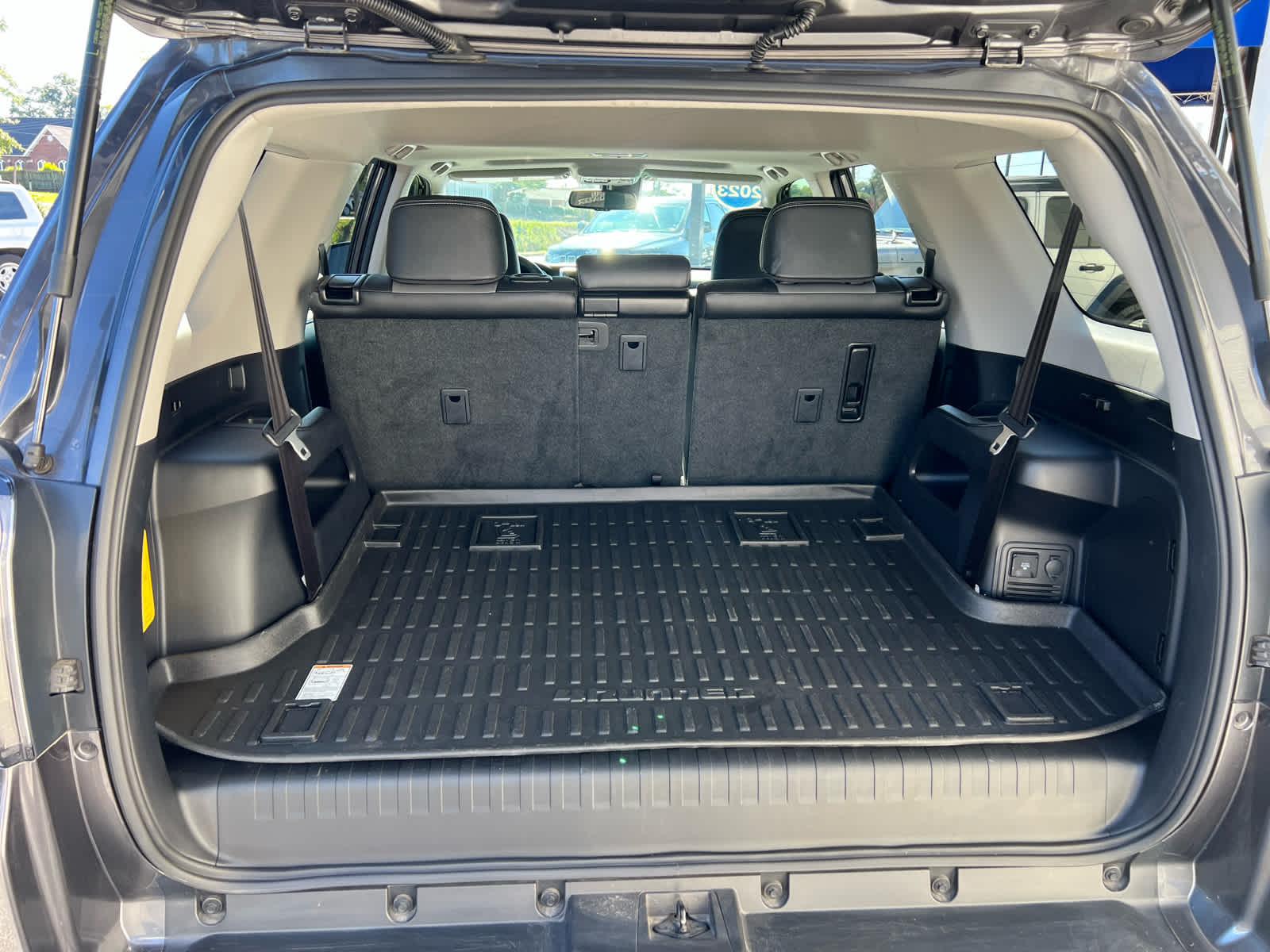 2023 Toyota 4Runner SR5 Premium photo 8