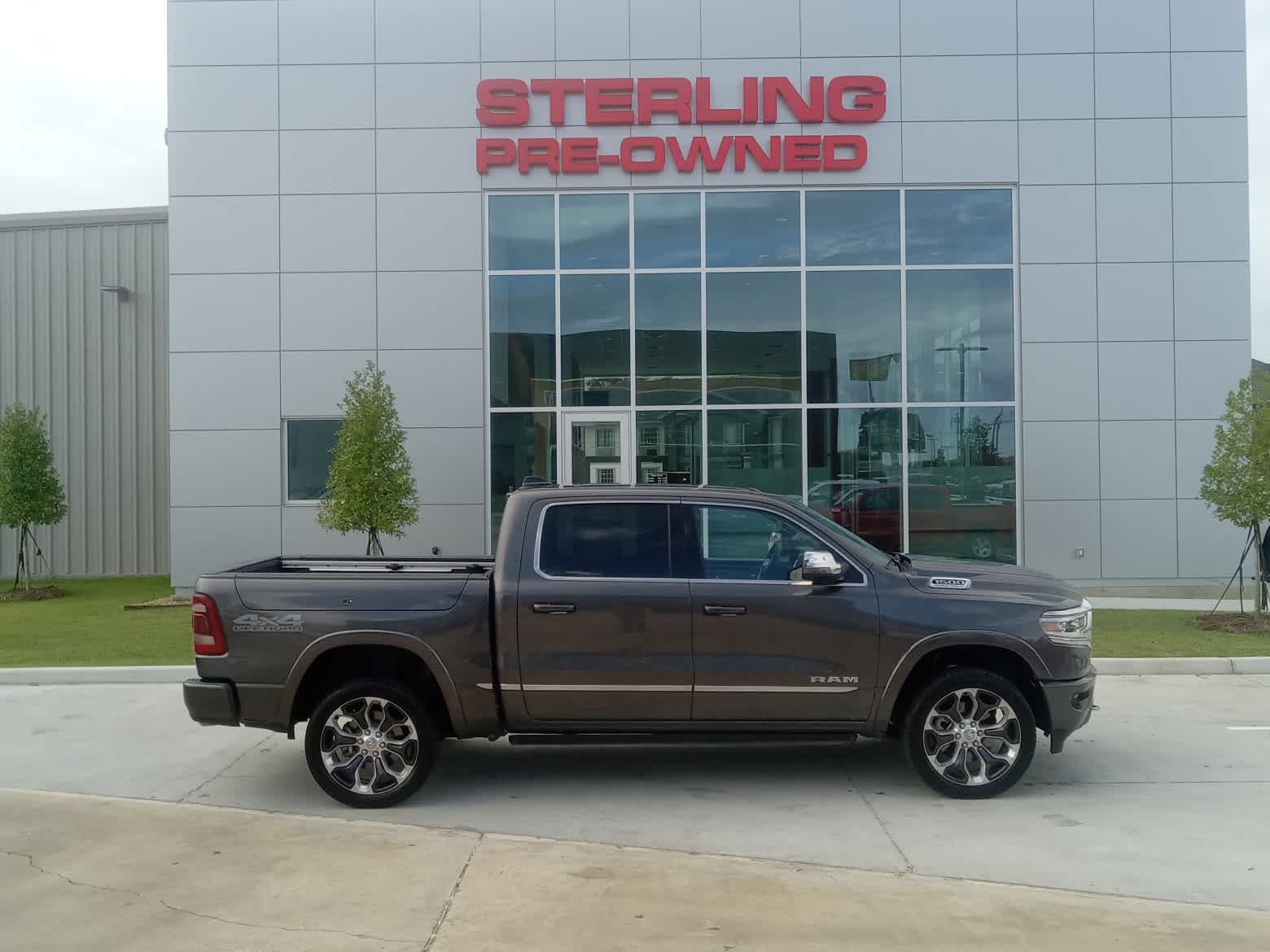 2024 RAM Ram 1500 Pickup Limited's photo