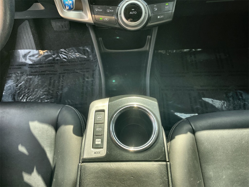 2017 Toyota Prius V Four photo 22
