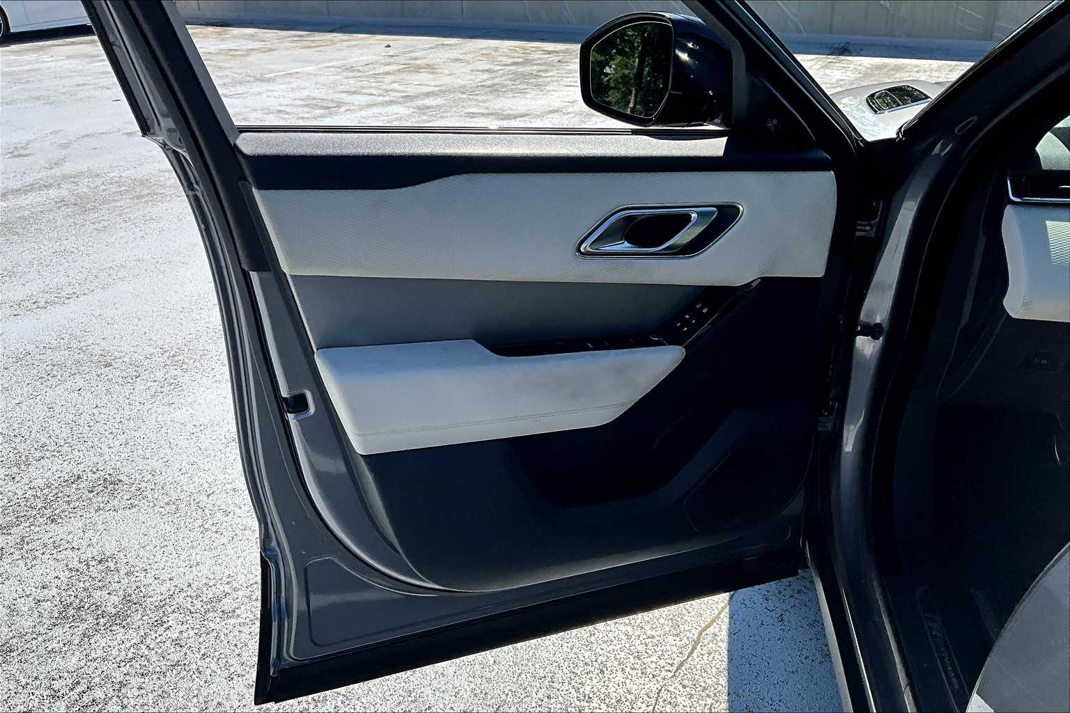 2022 Land Rover Range Rover Velar R-Dynamic S photo 20