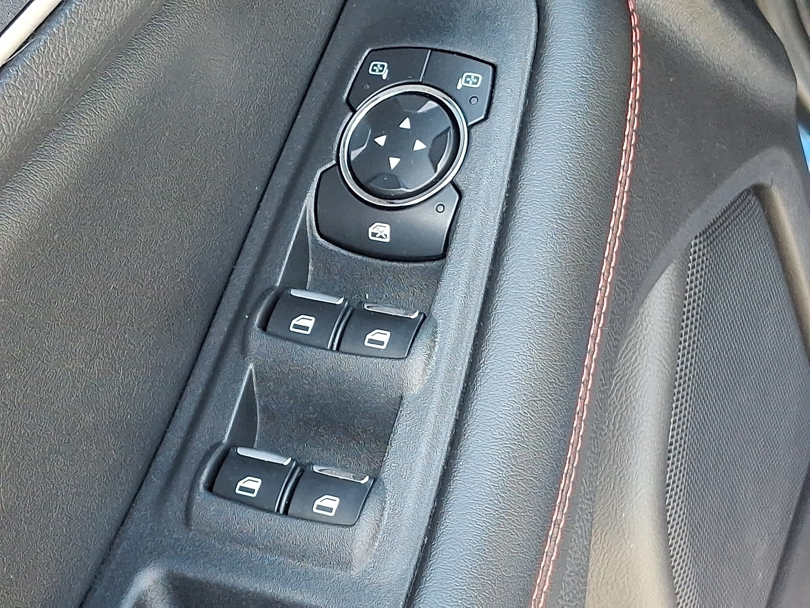 2022 Ford Edge ST-Line photo 22