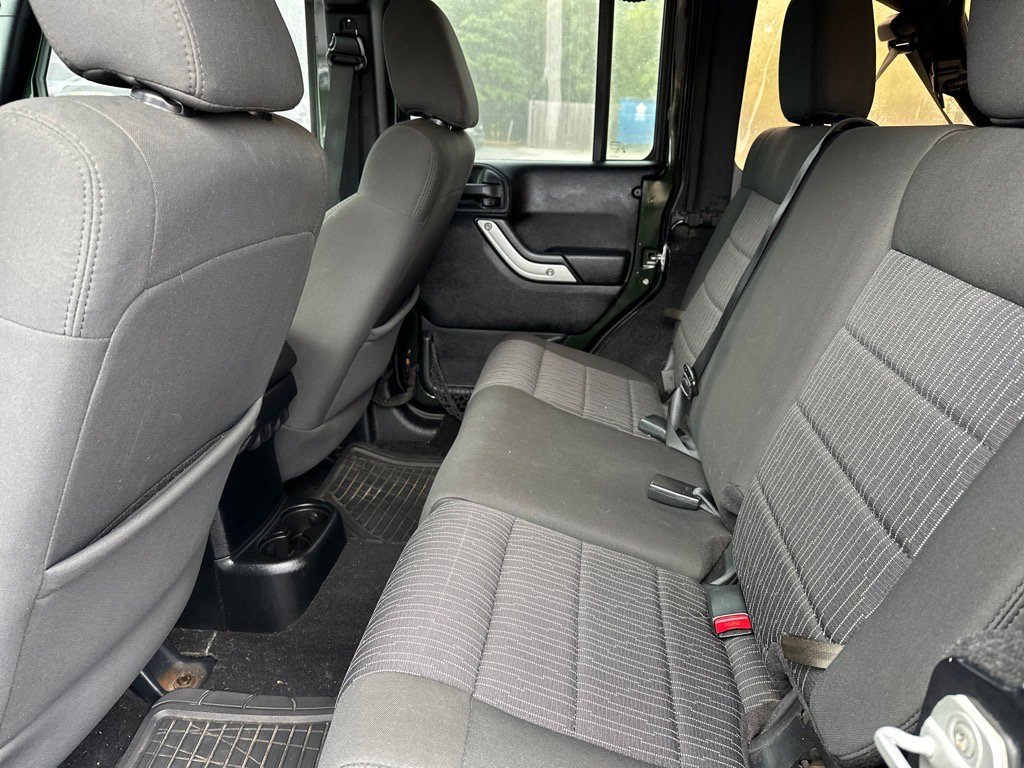 2011 Jeep Wrangler Unlimited Sahara photo 8