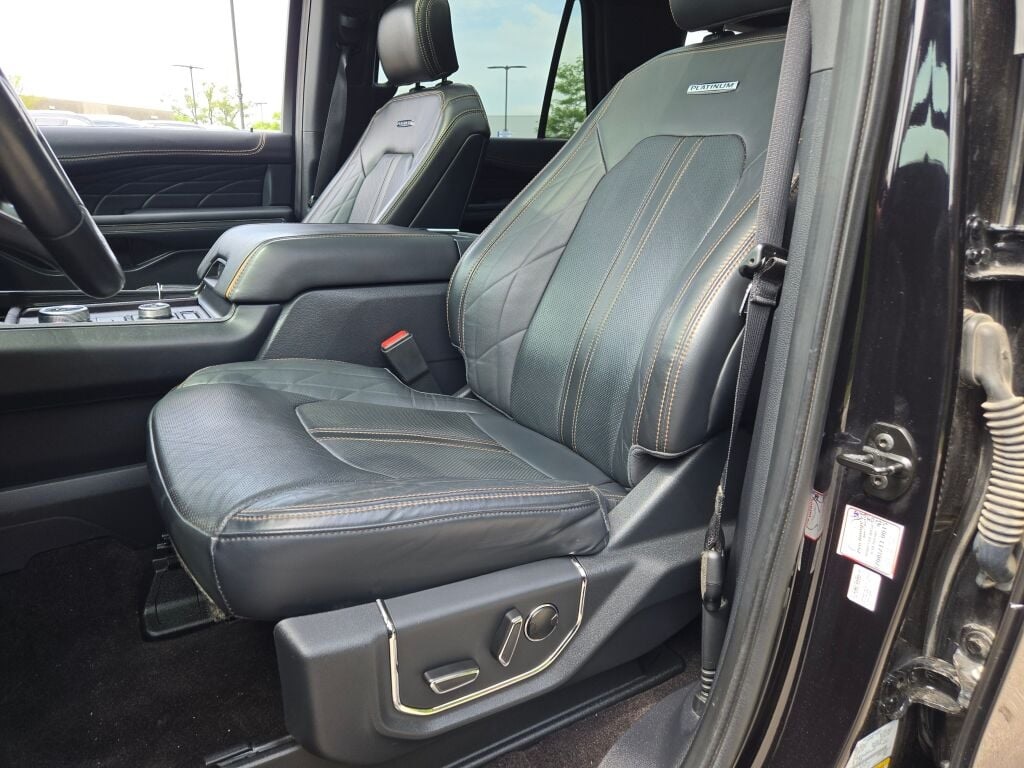 2023 Ford Expedition Platinum photo 28