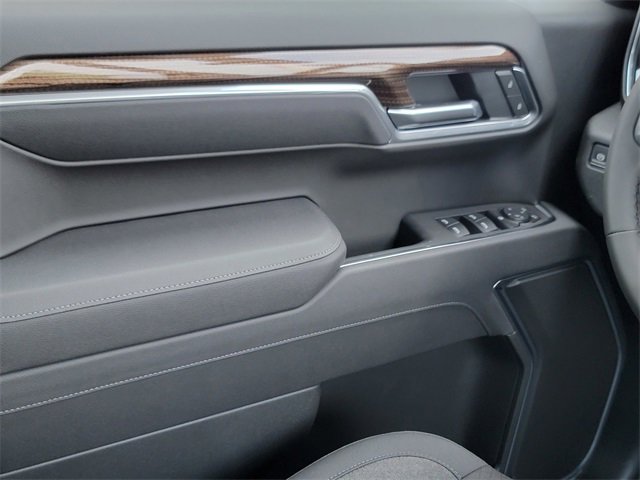 2025 Chevrolet Silverado 1500 LT photo 21