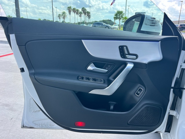 2025 Mercedes Benz CLA 250 photo 9