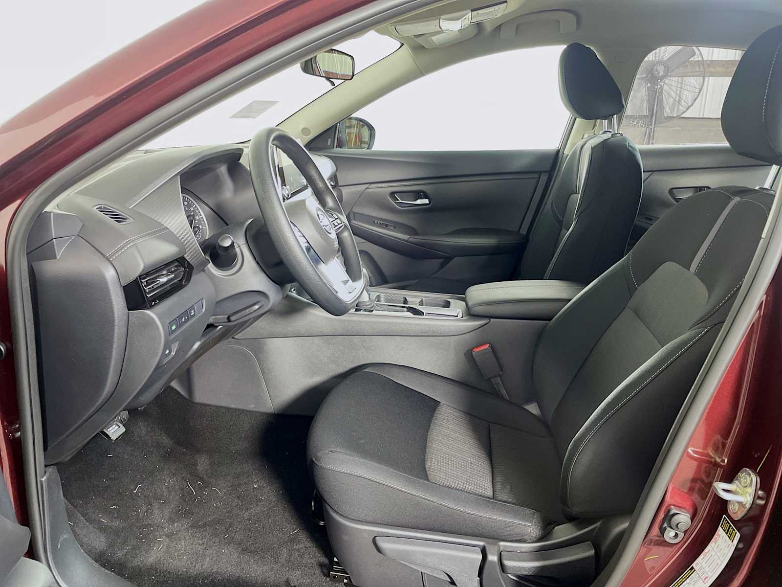 2025 Nissan Sentra SV photo 4