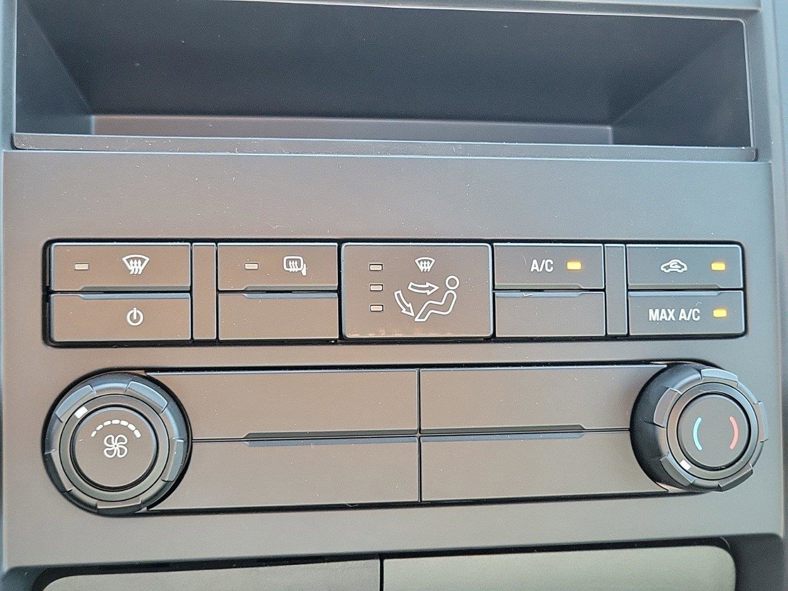 2025 FORD F-750 - Image 17