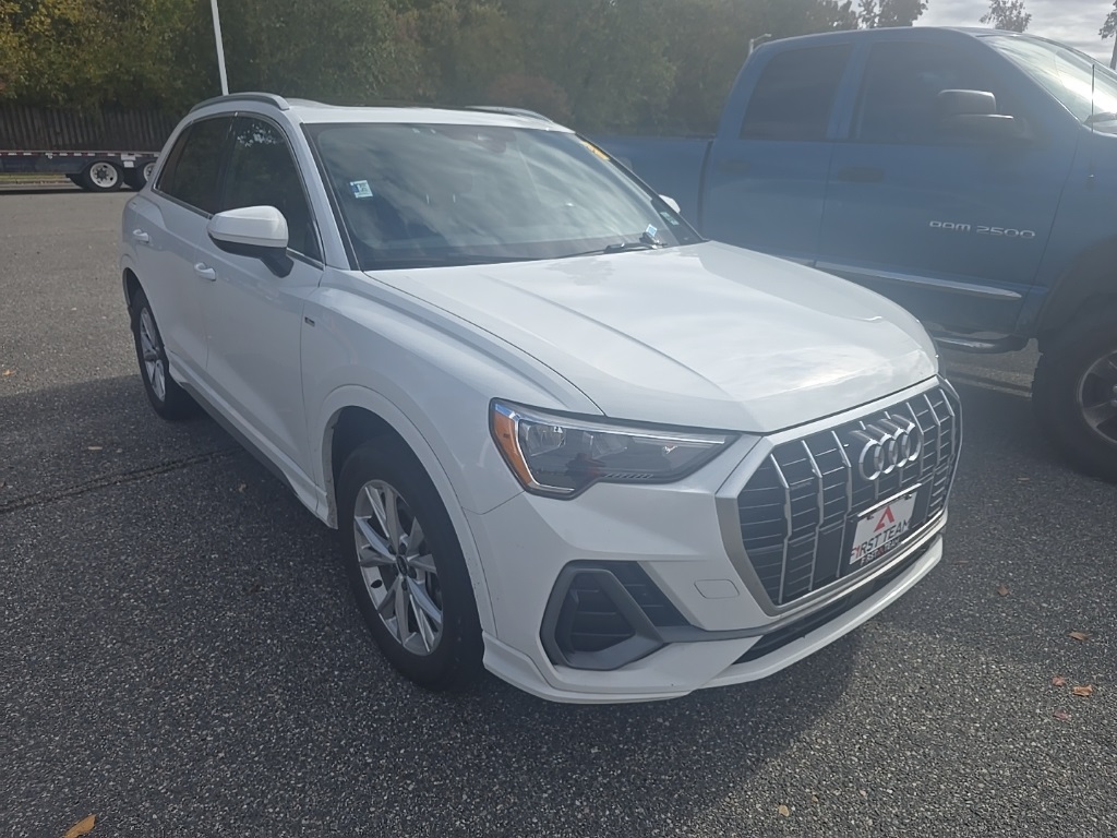 2022 Audi Q3 Premium S line photo 2