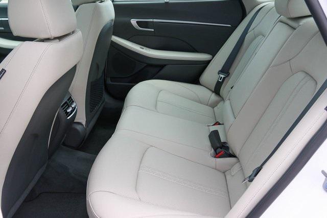 New 2025 White Hyundai Limited image 15