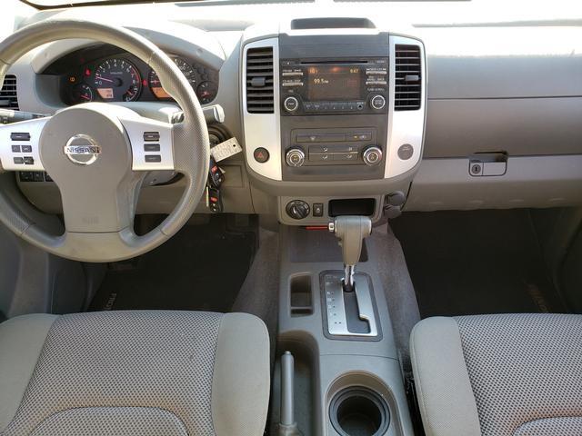 2014 Nissan Frontier SV Crew Cab photo 14