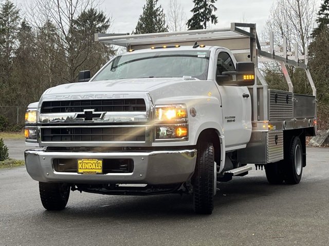2023 Chevrolet Silverado 5500HD Work Truck photo 2