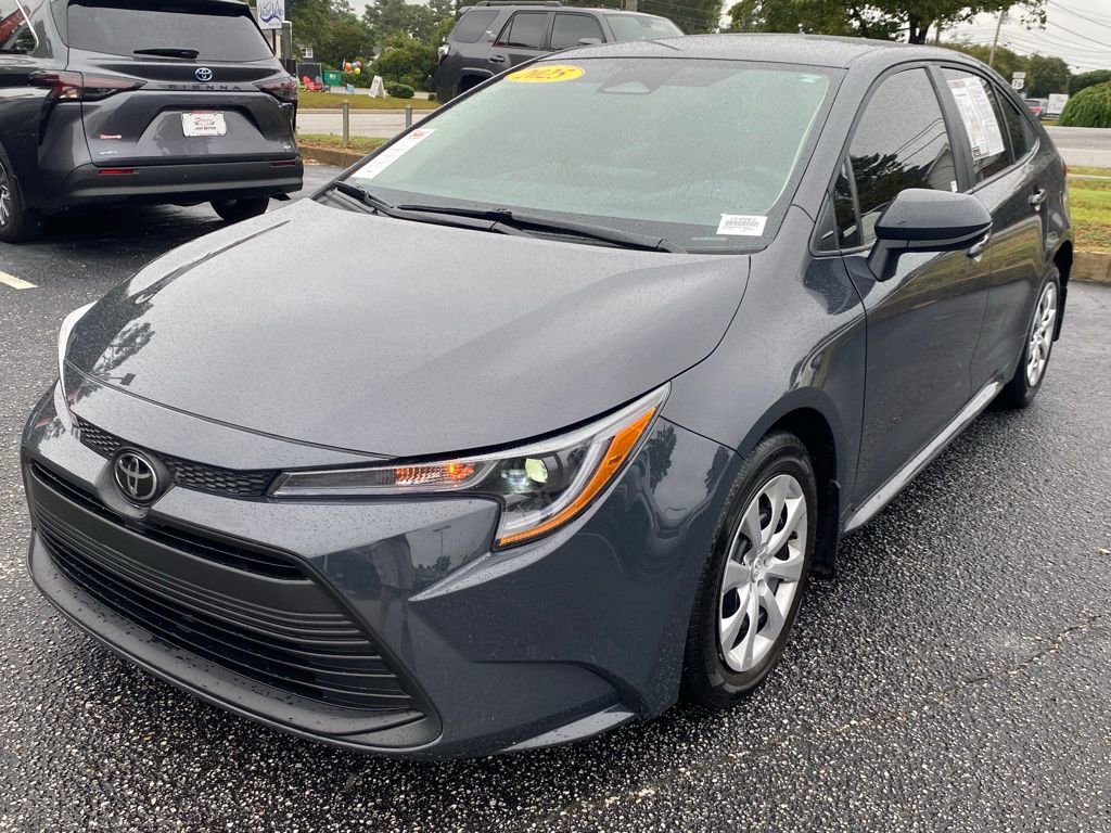 2025 Toyota Corolla LE photo 2