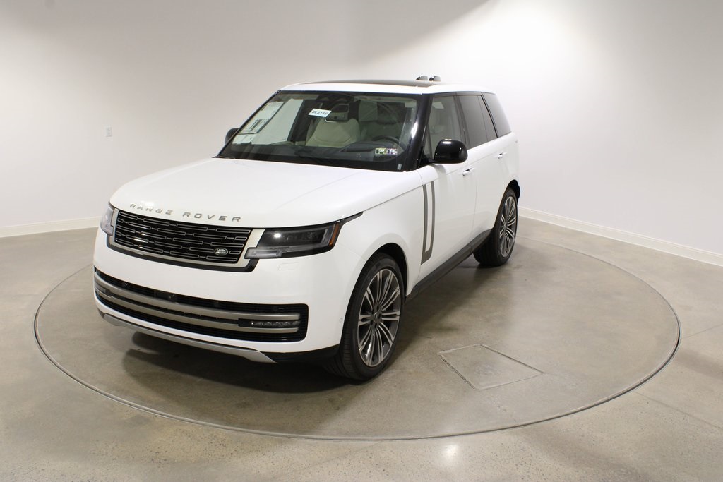 2025 Land Rover Range Rover SE's photo