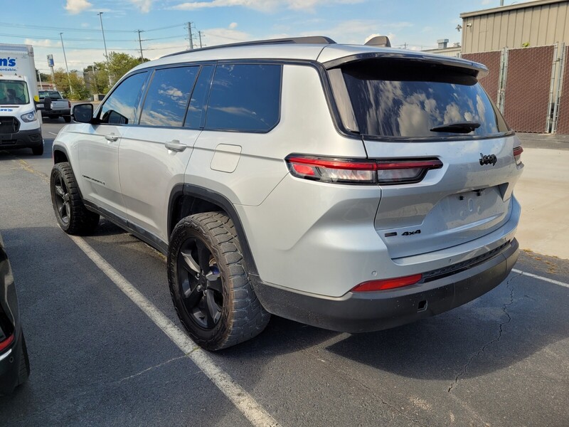 2022 Jeep Grand Cherokee Limited photo 3