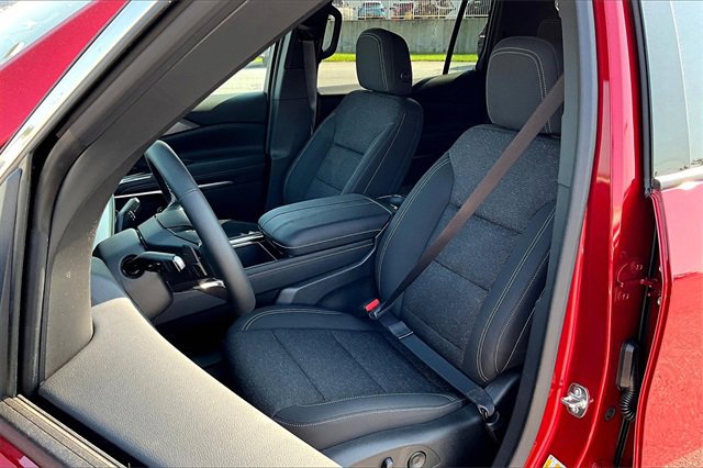 2025 Chevrolet Traverse photo 9