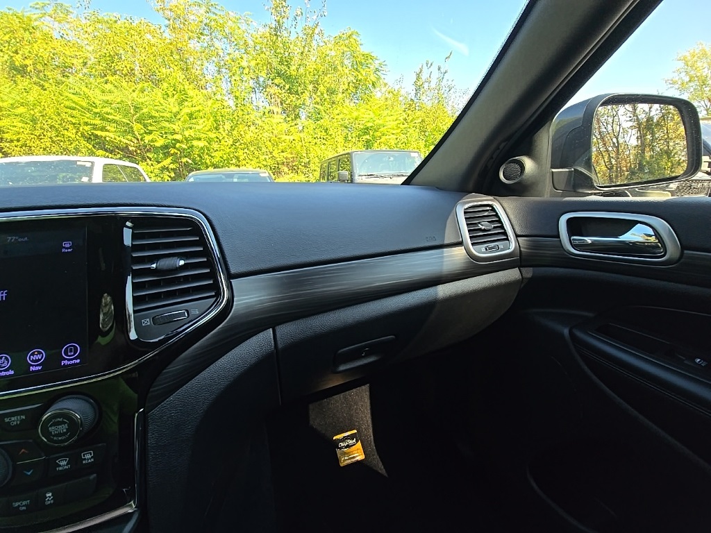 2019 Jeep Grand Cherokee Altitude photo 22