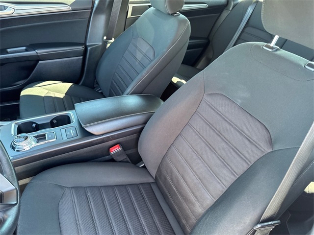 2020 Ford Fusion Hybrid SE photo 11