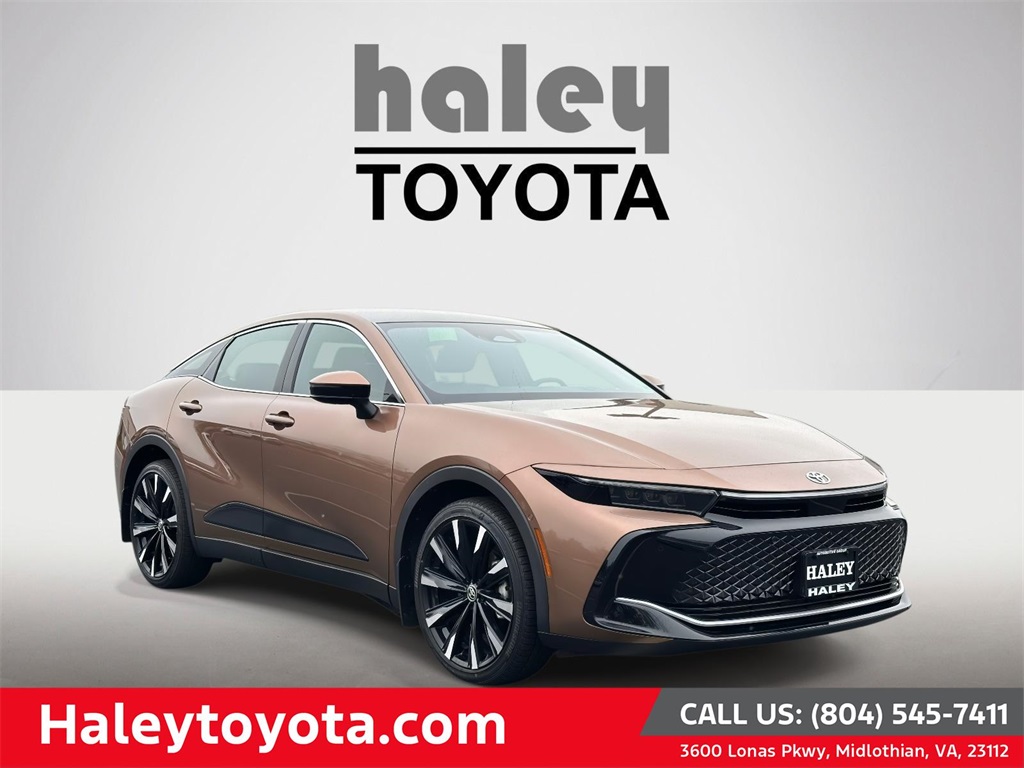 2025 Toyota Crown Platinum's photo