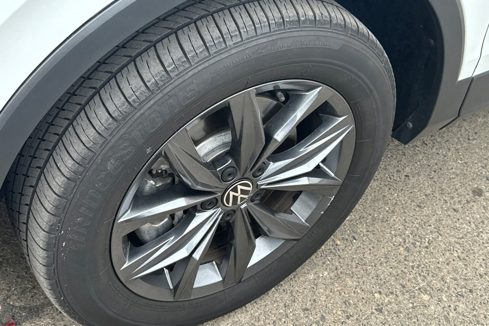 2022 Volkswagen Tiguan SE photo 8