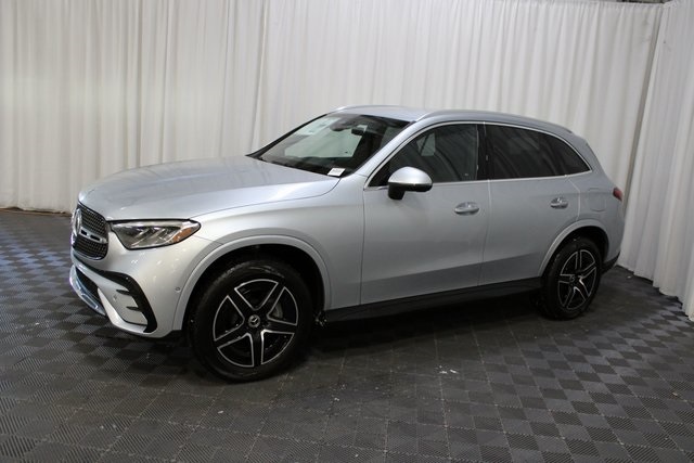 2025 Mercedes Benz GLC 350e 4MATIC photo 3