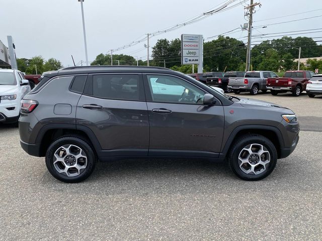 2022 Jeep Compass Trailhawk photo 2