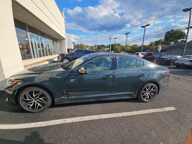 2022 Kia Stinger GT-Line photo 5