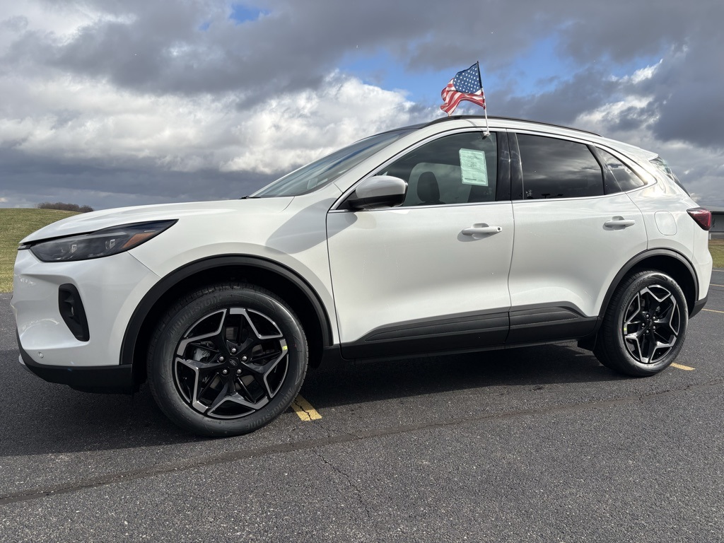 2026 Ford Escape Platinum's photo