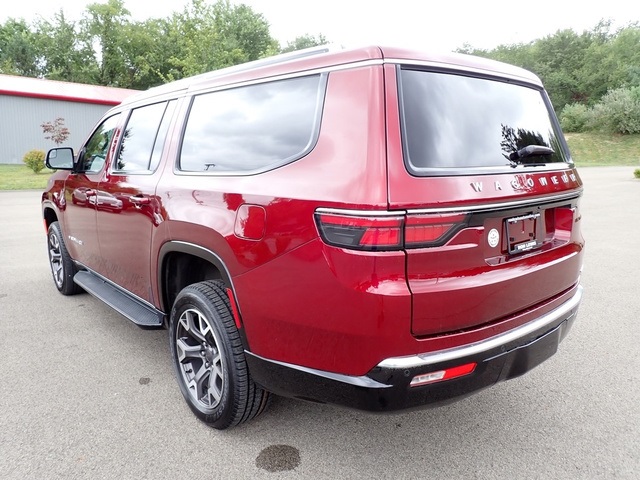 2024 Jeep Wagoneer L Series III photo 3