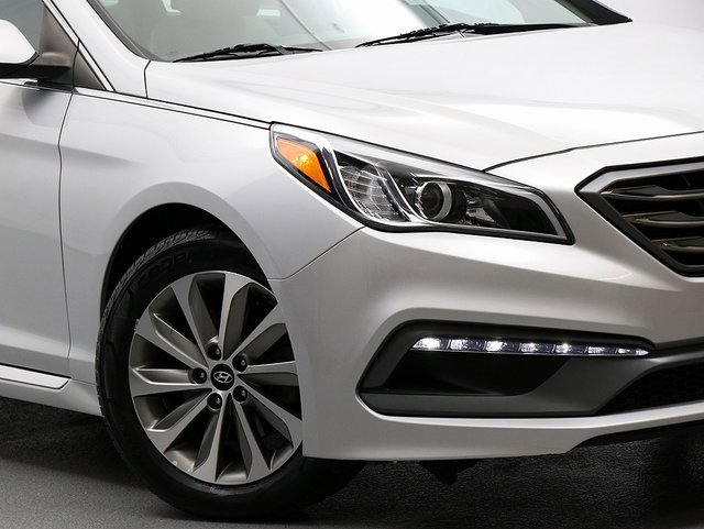 2017 Hyundai Sonata Sport Limited 2.0T photo 2
