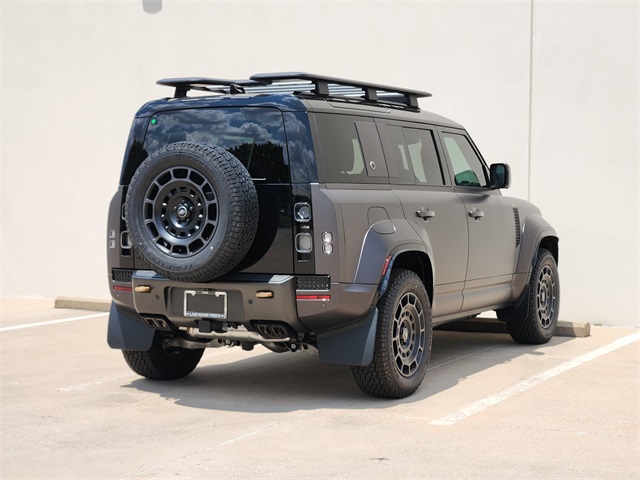 2025 Land Rover Defender 110 V8 photo 4