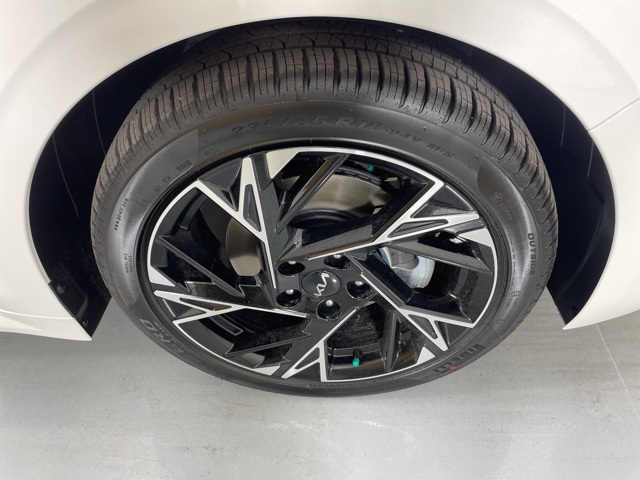 2026 Kia K5 GT-Line photo 11