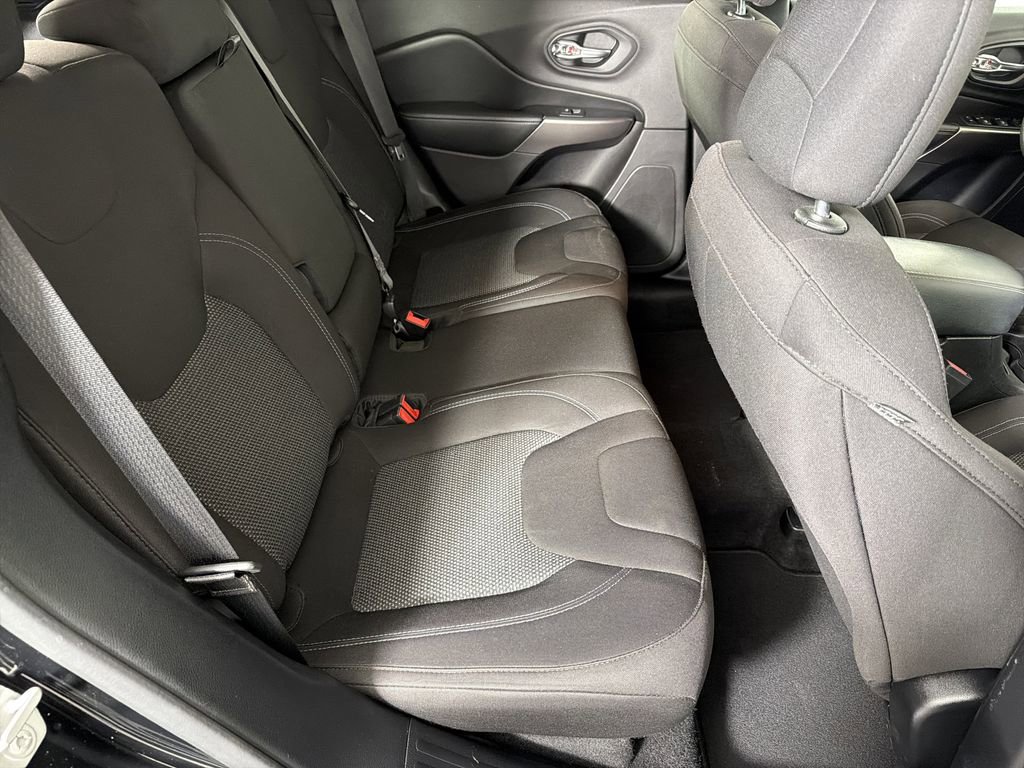 2020 Jeep Cherokee Latitude photo 13