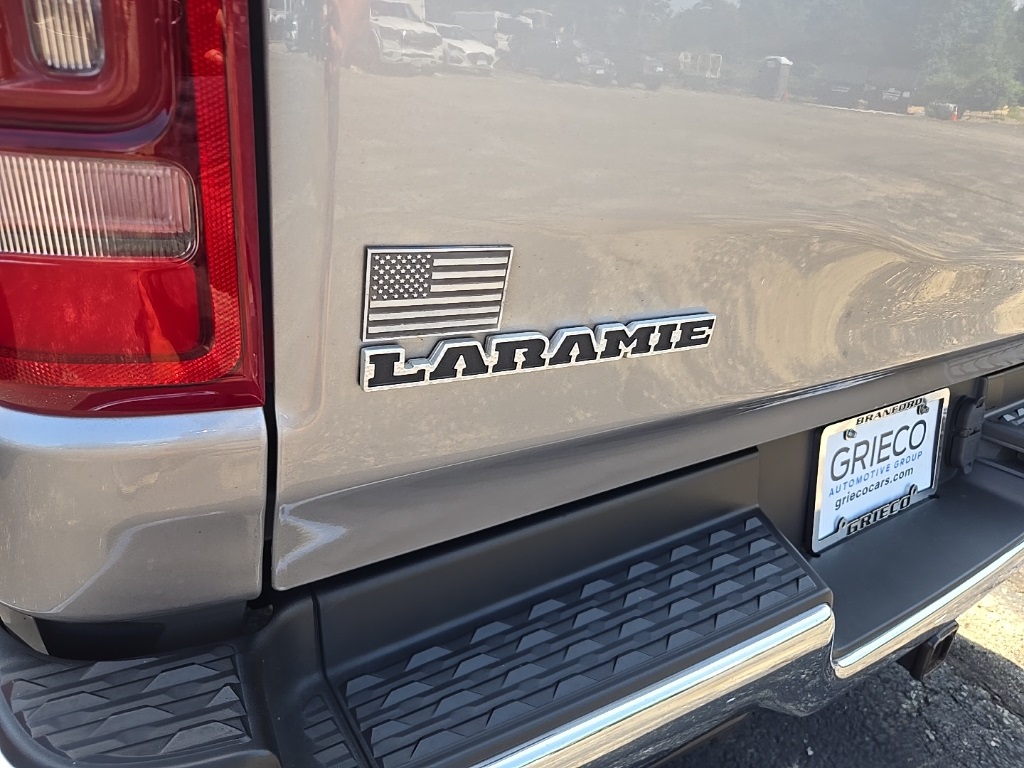 2020 Ram 1500 Laramie photo 8