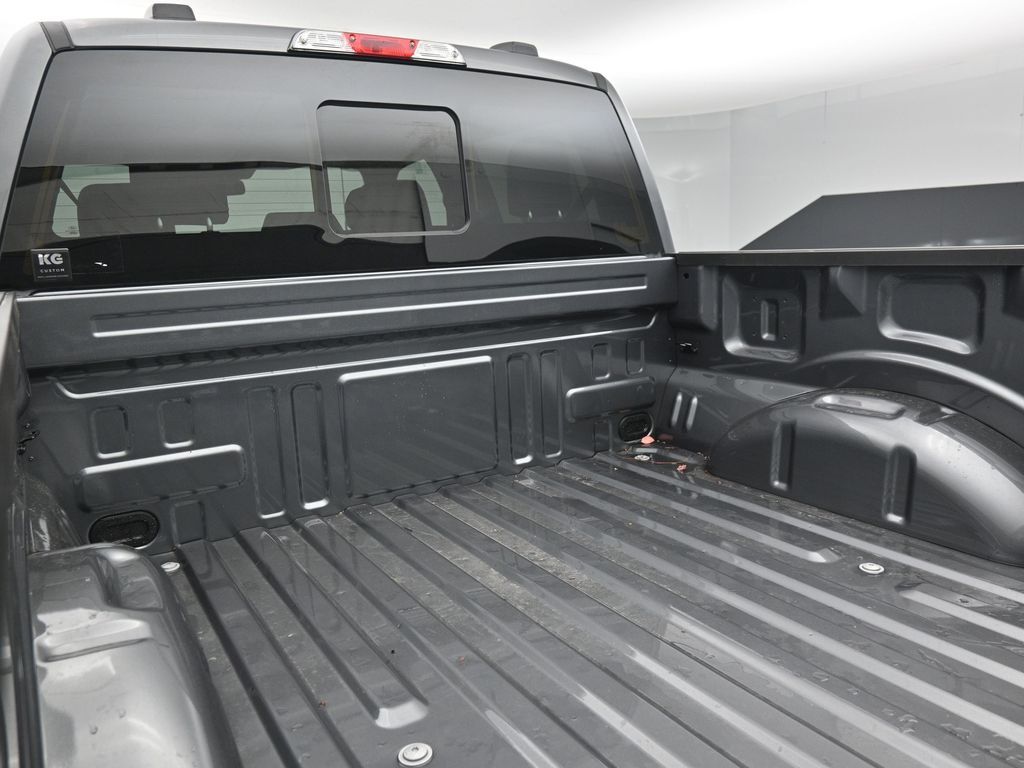 2025 Ford F-150 XLT photo 19