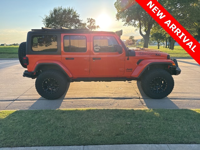 2018 Jeep Wrangler Unlimited Sahara photo 2