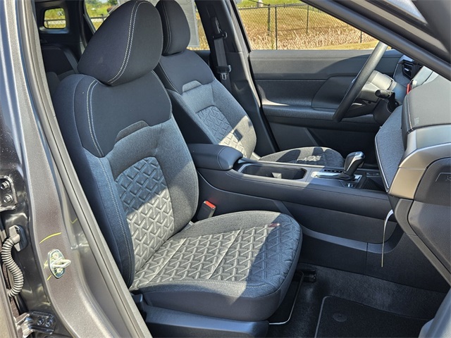 2026 Nissan Kicks SV photo 14