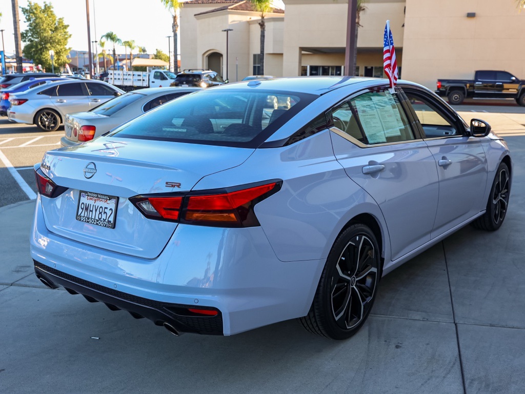 2024 Nissan Altima 2.5 SR photo 3