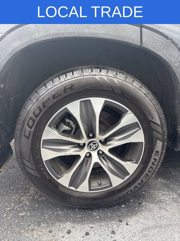 2021 Toyota Highlander XLE's photo