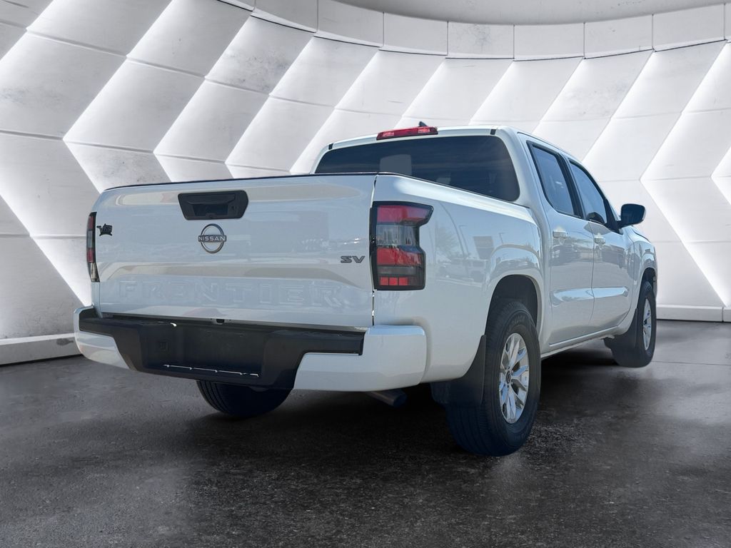 2024 Nissan Frontier SV photo 2