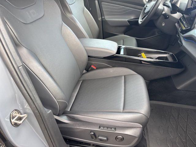 2023 Volkswagen ID.4 Pro Plus photo 17
