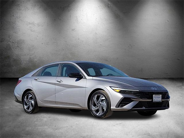 2025 Hyundai Elantra SEL Sport photo 2
