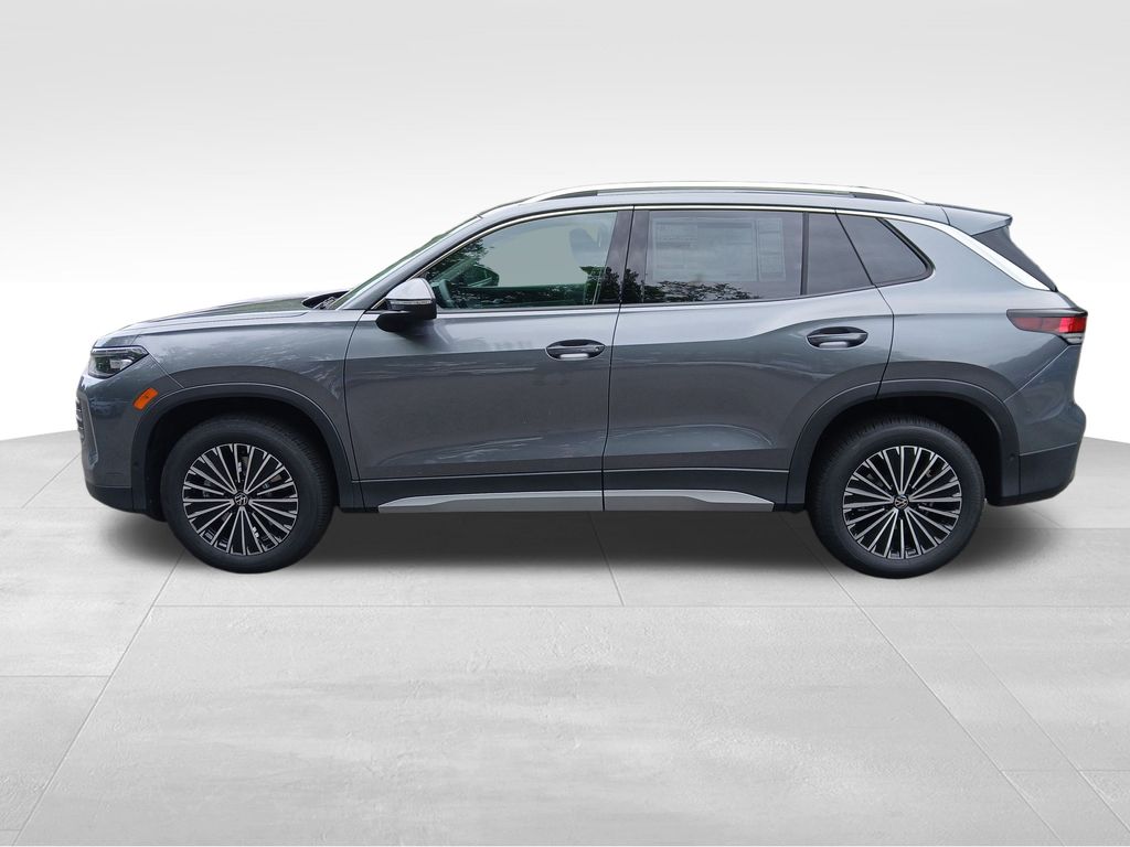 2025 Volkswagen Tiguan S photo 2
