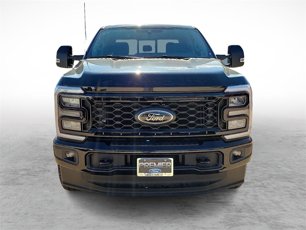 2025 Ford F-250 photo 3