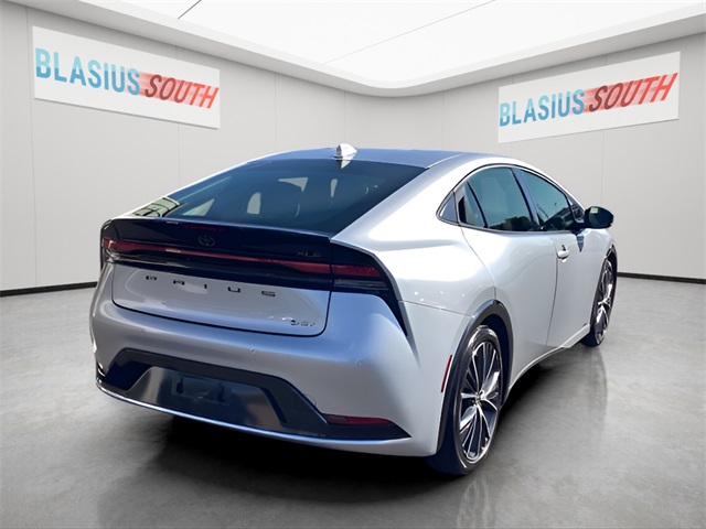 2023 Toyota Prius XLE photo 3